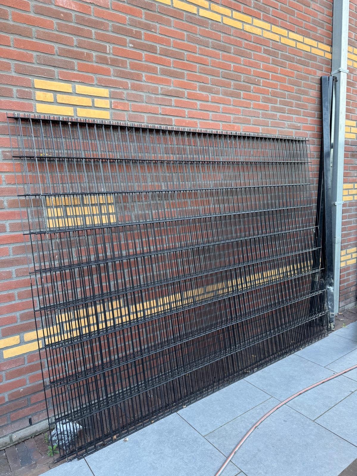 Gebruikt Hekwerk Dubbelstaafmat 10 meters, Tuin en Terras, Tuinhekken en Hekwerk, Gebruikt, Dubbelstaafmat hekwerk, IJzer, Ophalen