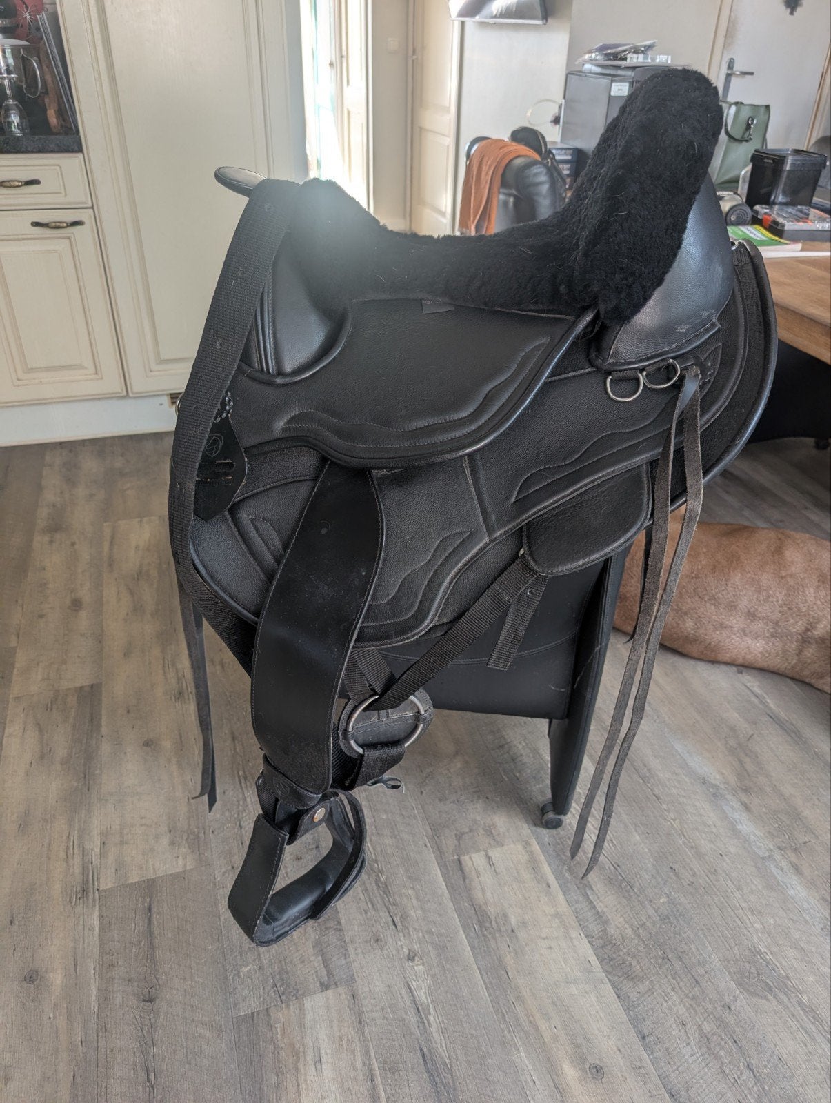 Adix Tiamo boomloos zadel 17 inch Zwart, Ophalen, Wijd, Inclusief stijgbeugels, M (17 inch)