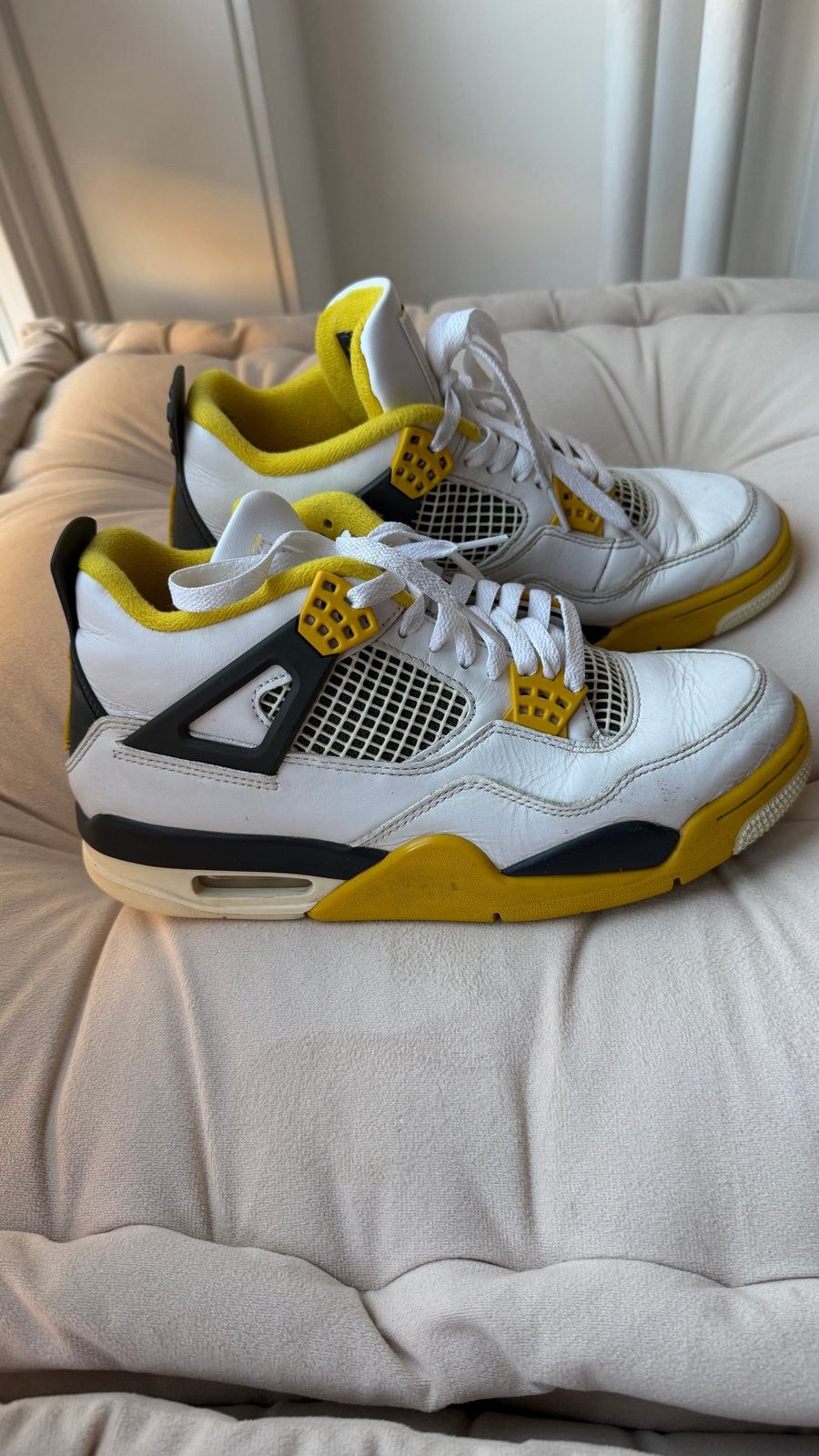 Nike Air Jordan 4 Retro Tour Yellow (maat 39), Ophalen of Verzenden, Gedragen, Geel, Sneakers of Gympen