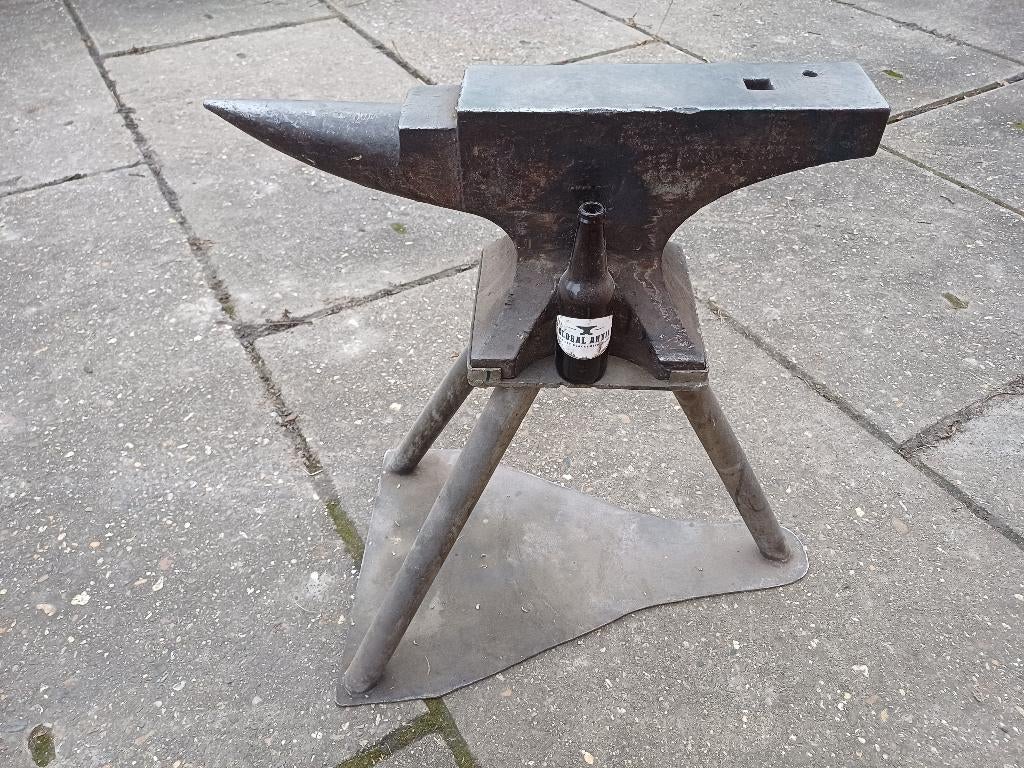 Aambeeld 75kg, Ophalen