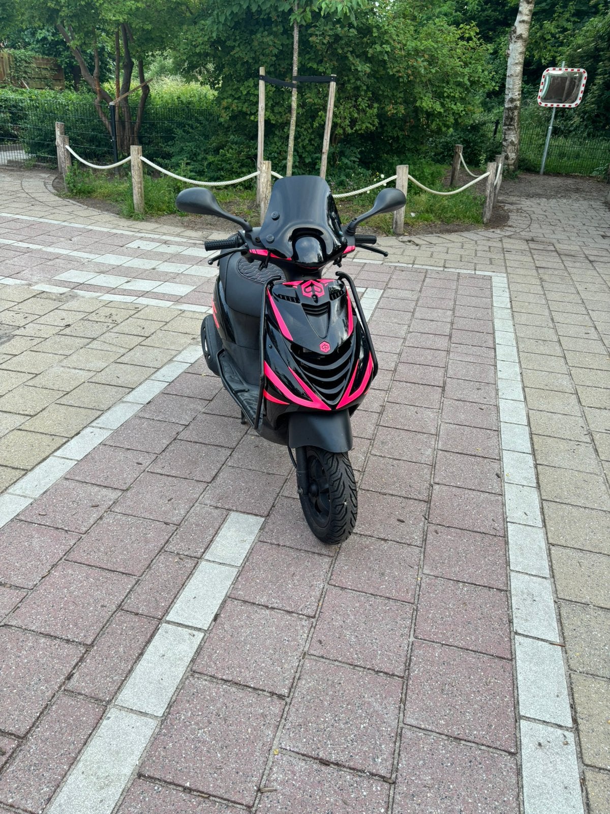 Piagio Zip, Fietsen en Brommers, Scooters | Piaggio, Ophalen, Maximaal 45 km/u, Zip, Zo goed als nieuw