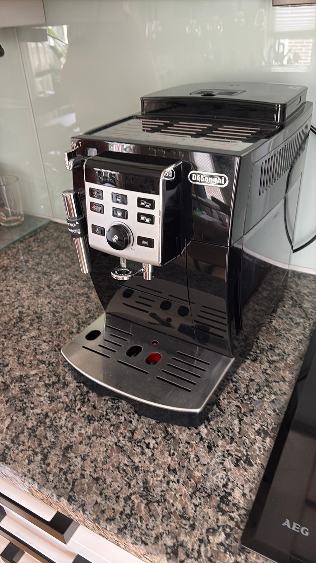 Te koop: DeLonghi koffiemachine., Ophalen, Zo goed als nieuw, Koffiemachine