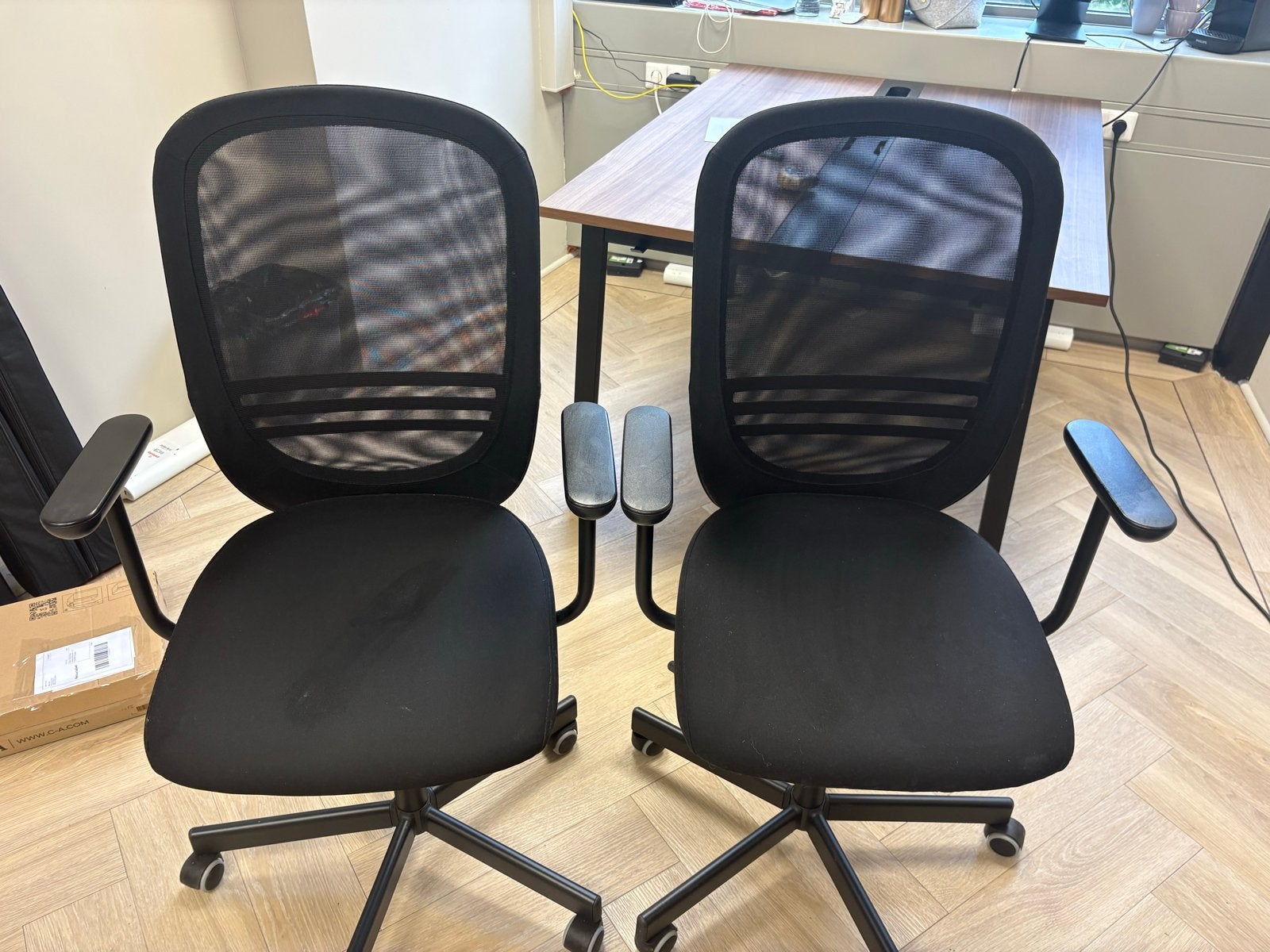 2 zo goed als nieuwe bureaustoelen, Huis en Inrichting, Ophalen of Verzenden, Zo goed als nieuw, Zwart, Bureaustoel