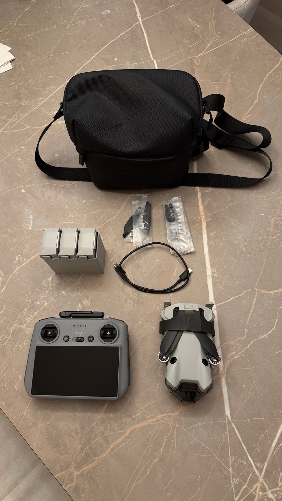 DJI Mini 4 Pro Drone Fly More Combo met RC 2 en 3 accu's, Audio, Tv en Foto, Drones, Ophalen, 30 tot 45 minuten, Cameradrone, Extra accu('s)