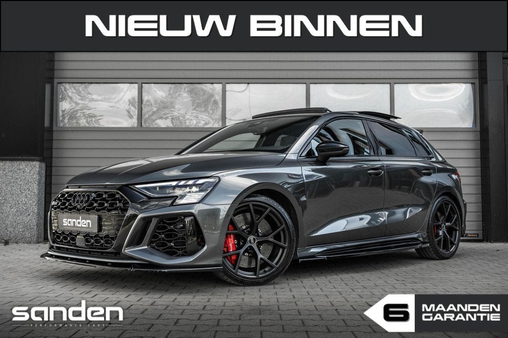 Audi RS3 2.5TFSI quattro|Ceramic|Pano|B&O|HUD|Maxton|Massage, Automaat, Zwart, RS3, 1545 kg