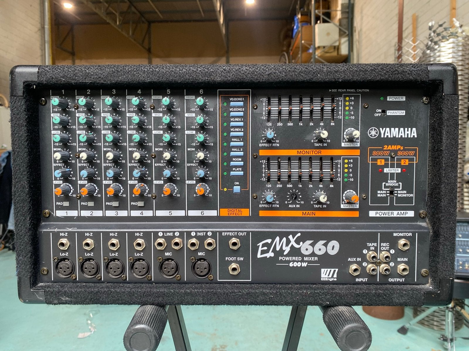 Yamaha EMX660 Powered Mixer - 600W PA Mengpaneel, Ophalen of Verzenden, Gebruikt, 5 tot 10 kanalen, Microfooningang