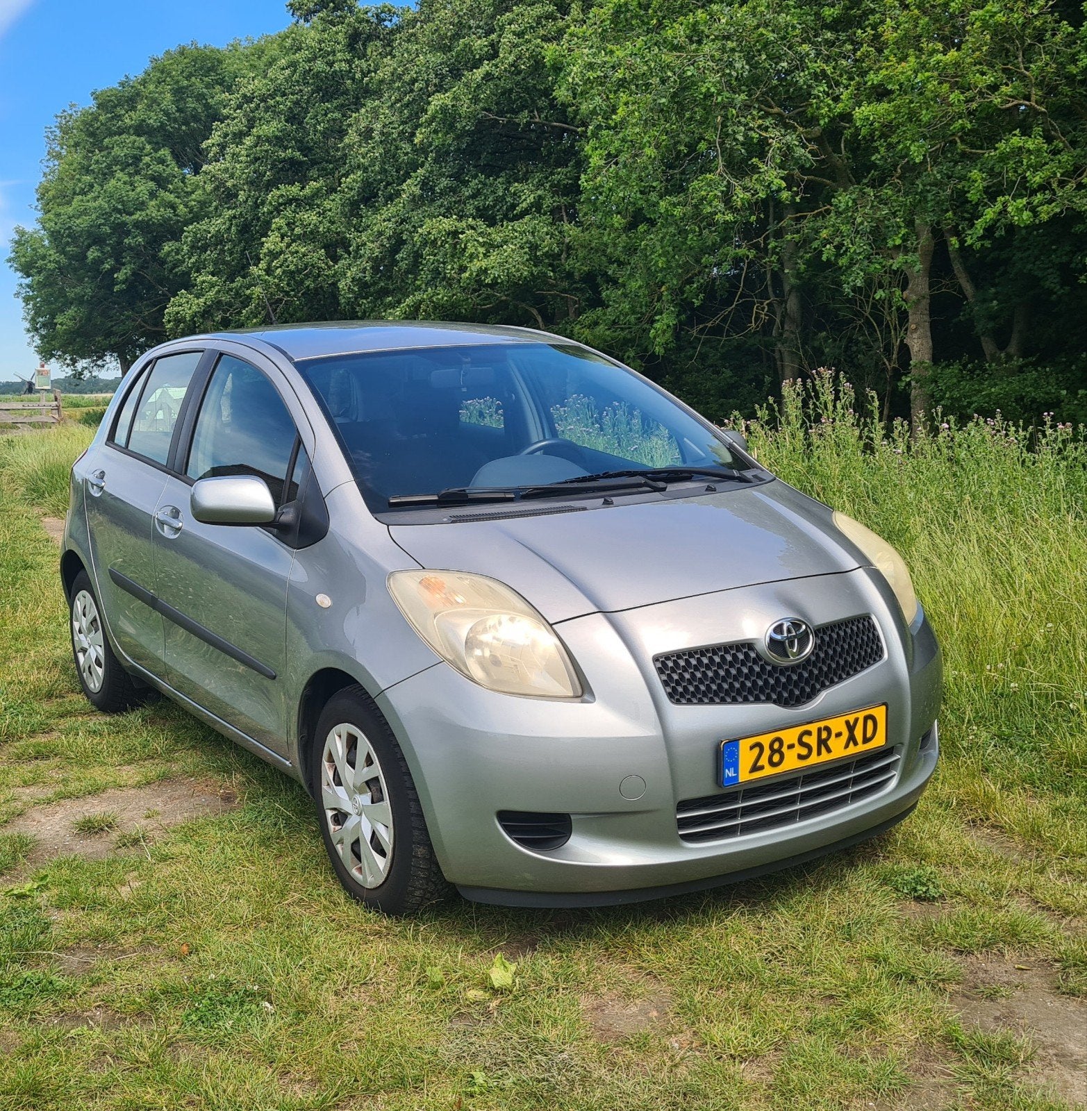 Toyota Yaris 1.3 16V Vvt-i 5DR 2006 Grijs, Voorwielaandrijving, Stof, 40 €/maand, 4 cilinders