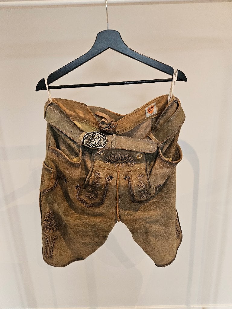 Traditionele lederhose set (Lederhose, overhemd en gilet), Nieuw, Overige maten, Ophalen of Verzenden, Overige thema's