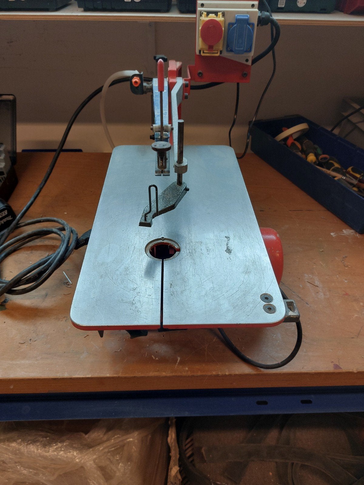 Hegner Multicut 2S Figuurzaagmachine, Ophalen, Minder dan 30 mm, Hegner, Zo goed als nieuw