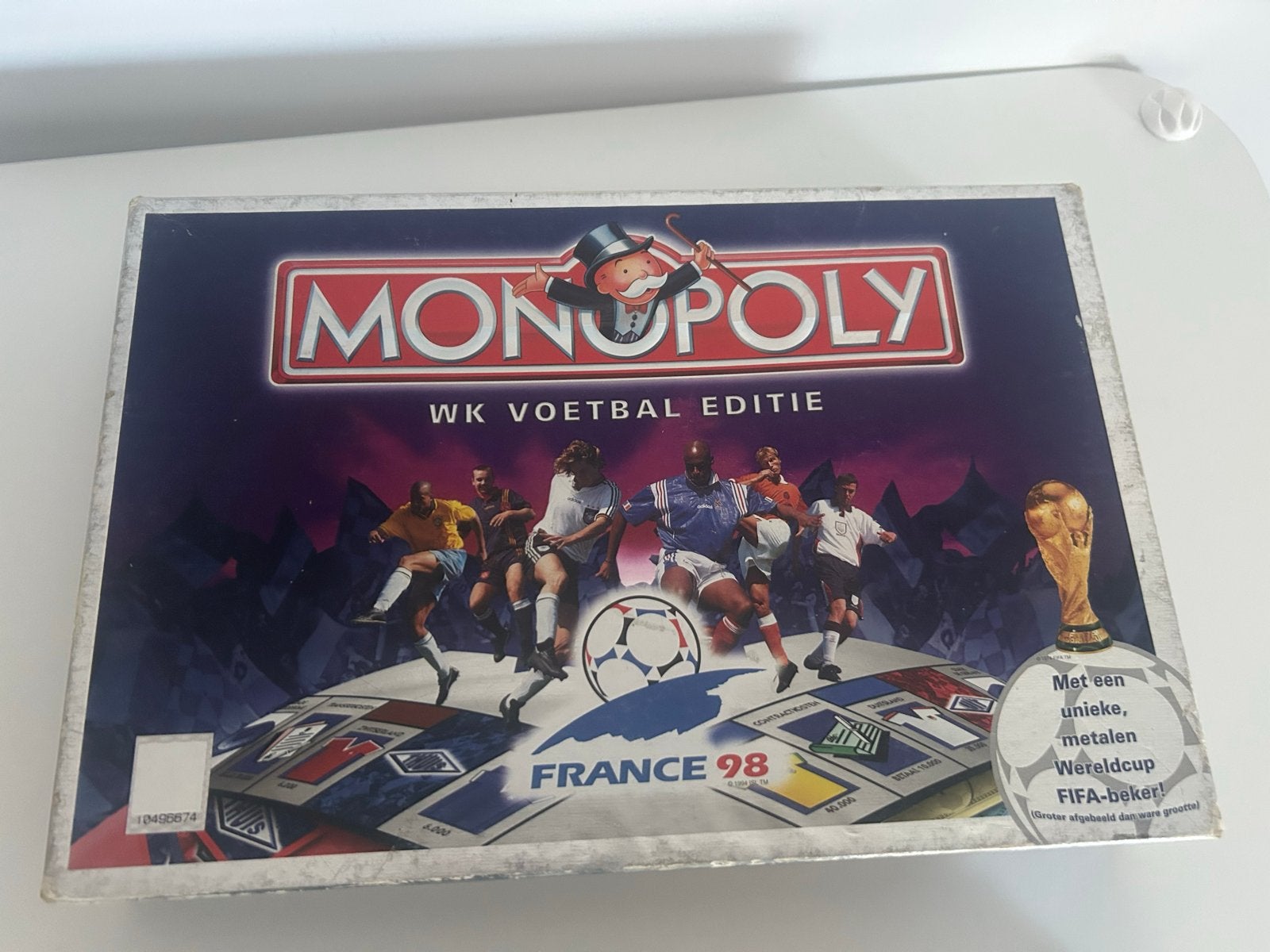 Monopoly WK Voetbal Editie France 98 - Compleet, Drie of vier spelers, Ophalen of Verzenden, Gebruikt
