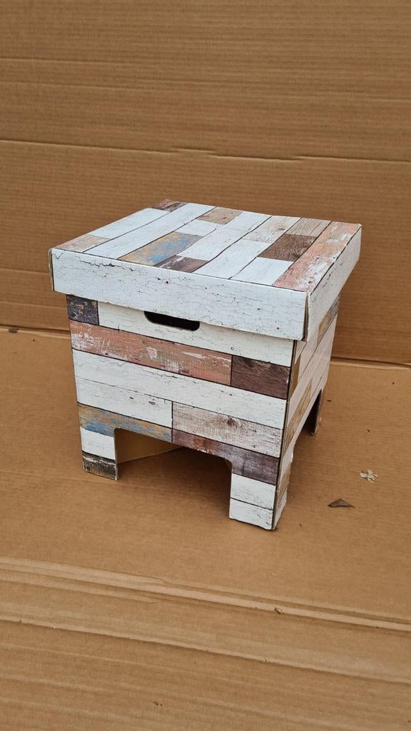Kartonnen kruk Dutch design brand, Sieraden, Tassen en Uiterlijk, Beautycases, Gebruikt, Hardcase, Overige kleuren, Ophalen of Verzenden