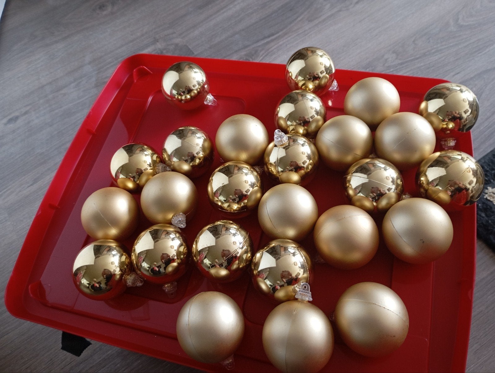 26 GOUD KLEURIG KERSTBALLEN PLASTIC NU ALLES 8€ ZIE FOTO,S., Ophalen of Verzenden