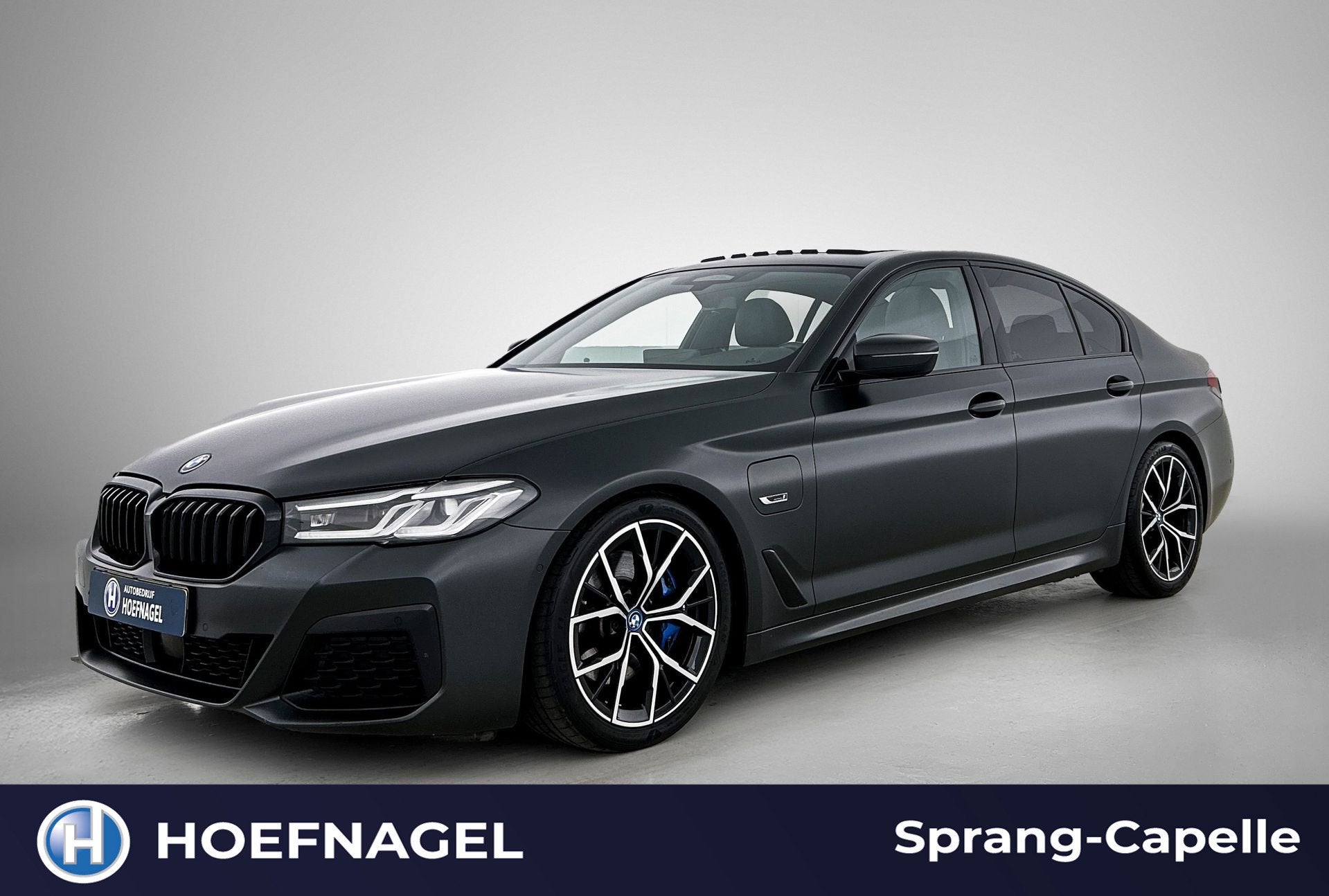 BMW 5-serie 545e xDrive High Executive M Sport | Dakraam | C, Automaat, Gebruikt, 2000 kg, Zwart