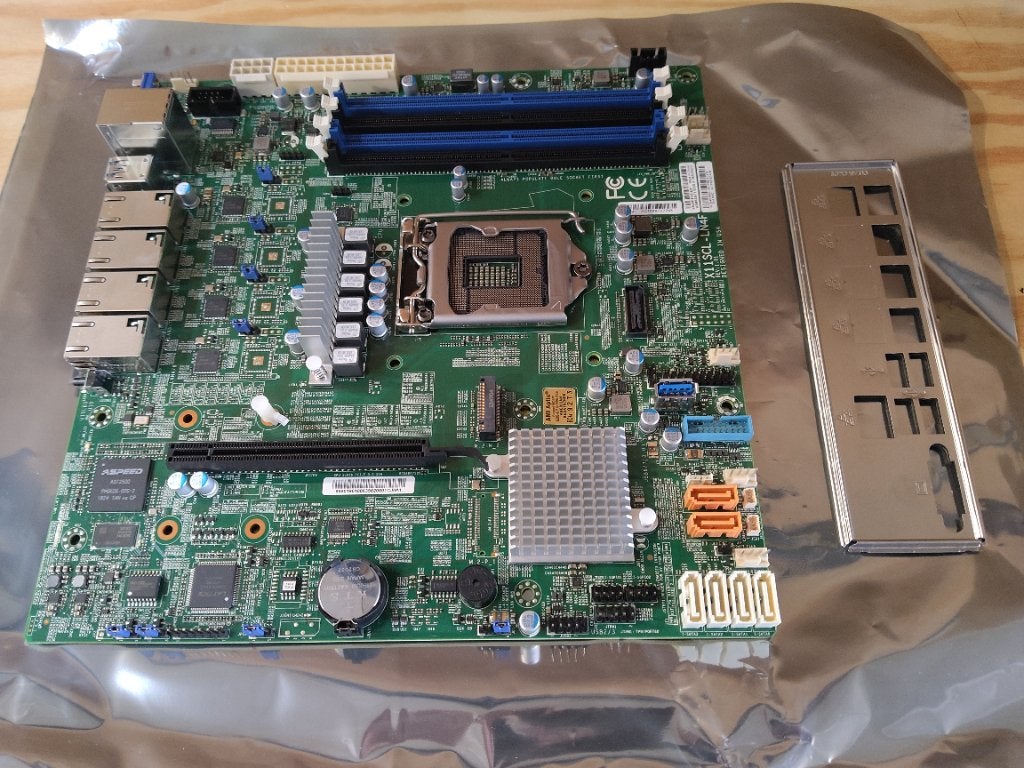 Supermicro X11SCL-LN4F, Computers en Software, Moederborden, Gebruikt, Intel, DDR4, Ophalen of Verzenden