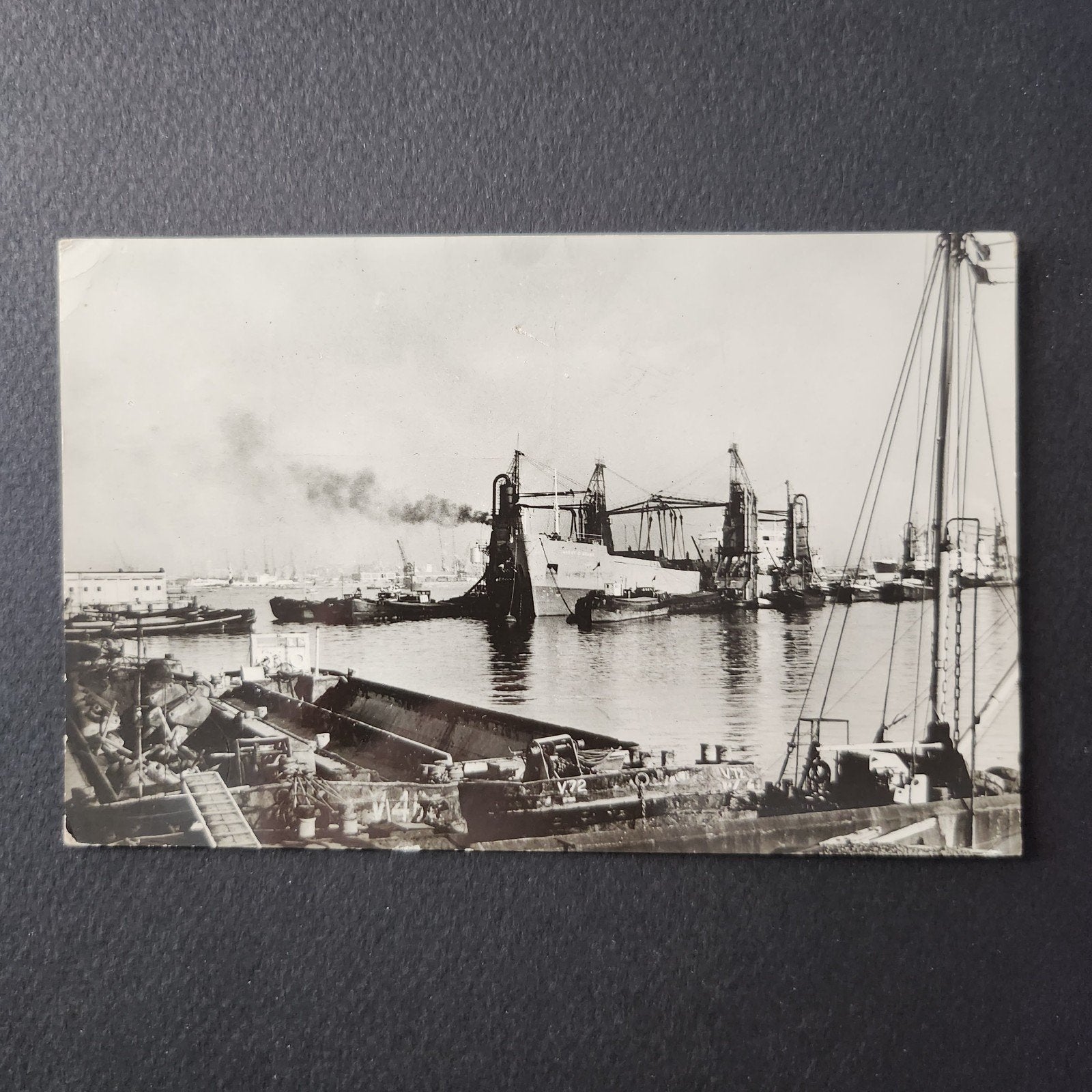 1962 Echte foto/ kaart van haven met schepen - Rotterdam, Verzamelen, Verzenden, 1960 tot 1980, Gelopen, Overige thema's