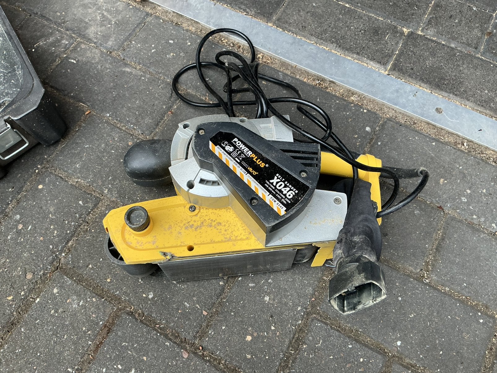 Bandschuurmachine, Ophalen, Gebruikt, 600 tot 1200 watt, Bandschuurmachine