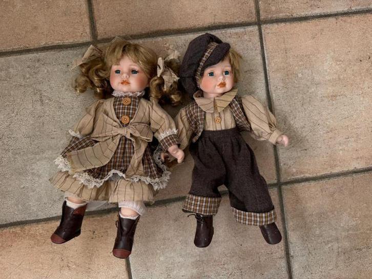 Set van 2 porseleinen poppen: jongen en meisje, Ophalen of Verzenden, Gebruikt, Pop
