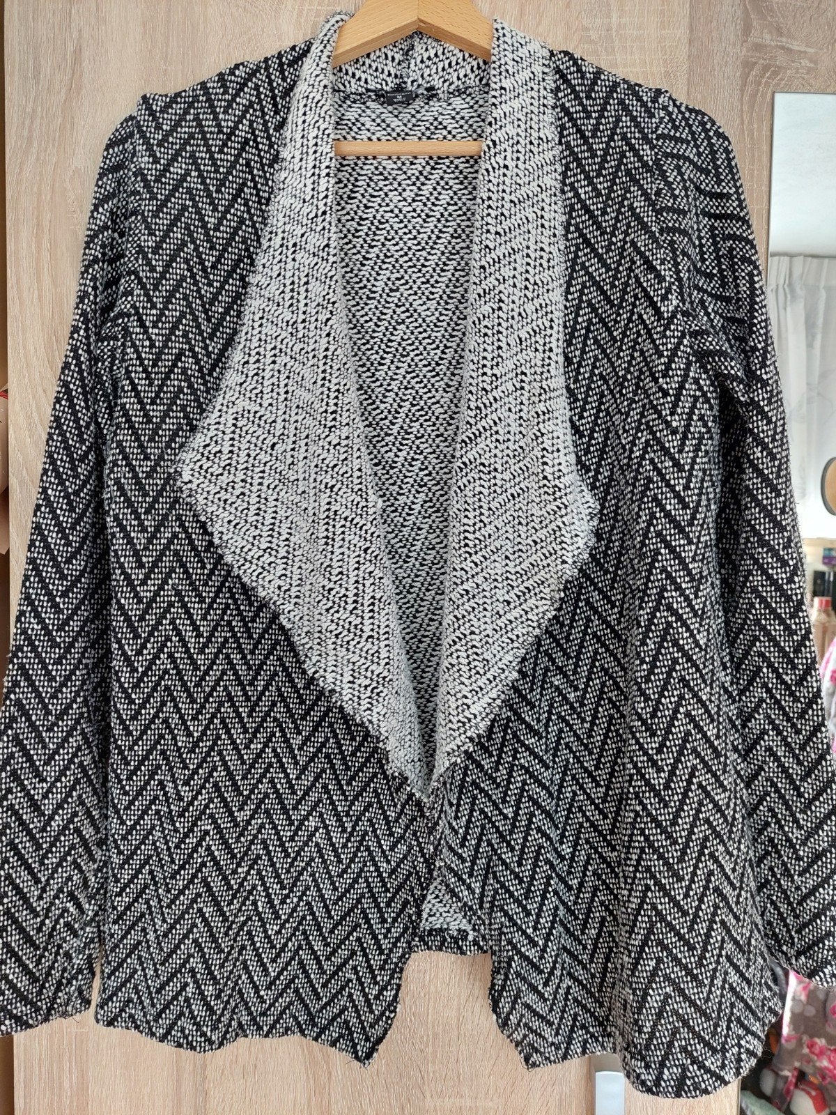 Leuk en apart zwart/wit damesvest mt M Amisu, Maat 38/40 (M), Zwart, Ophalen of Verzenden, Zo goed als nieuw