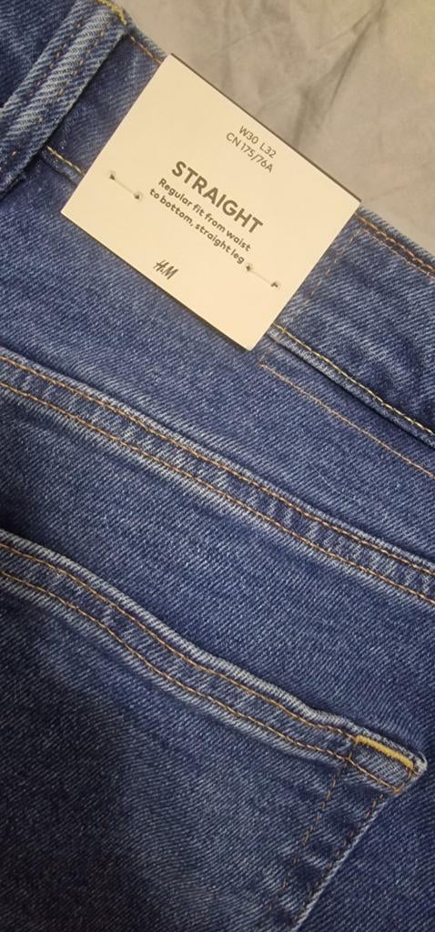 H&M Straight Jeans W30 L32 - Nieuw met label, Blauw, Nieuw, W32 (confectie 46) of kleiner, Ophalen of Verzenden