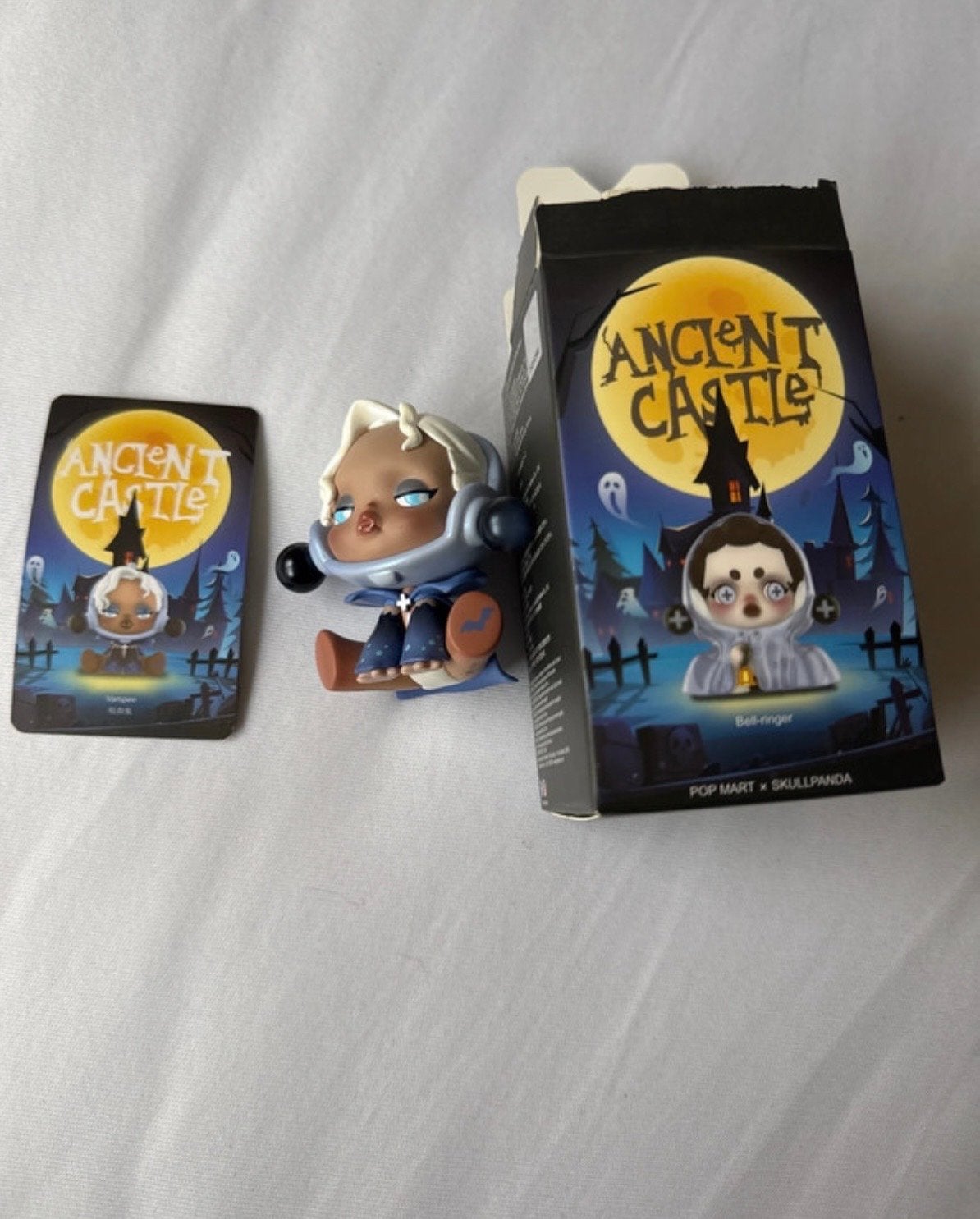 SKULLPANDA Ancient Castle Bell-ringer Pop Mart Figuur, Ophalen of Verzenden, Zo goed als nieuw