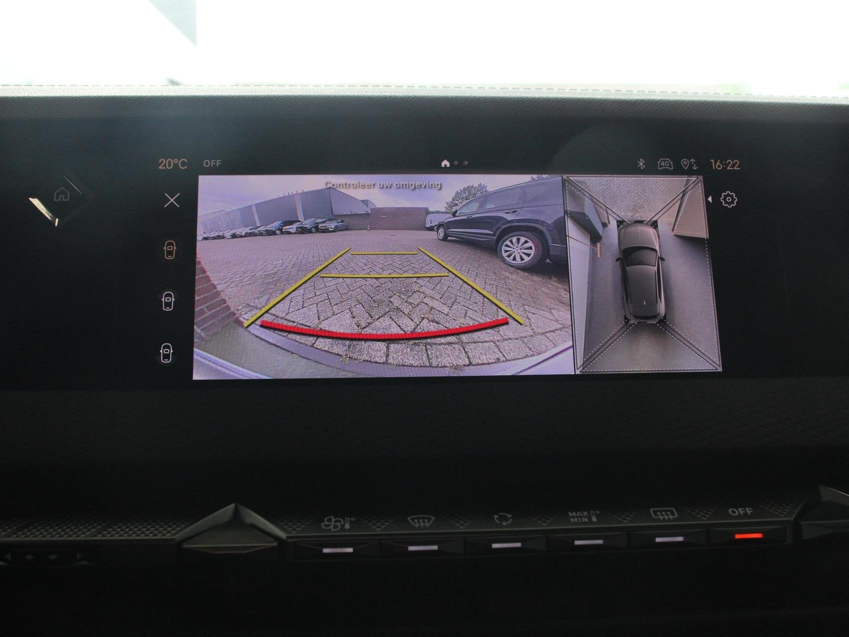DS 4 1.2 PureTech Automaat Rivoli Cross Panoramadak Focal Au, Auto's, DS, Dealer onderhouden, Gebruikt, 1199 cc, Leder