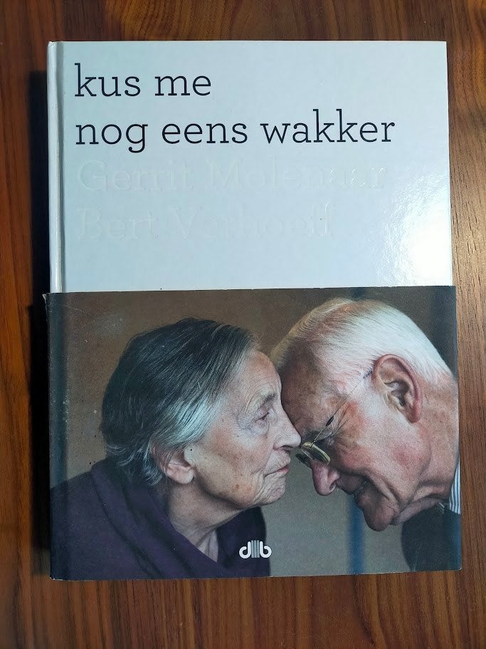 Kus me nog eens wakker - Het leven in de wereld van dementie, Ophalen of Verzenden, Zo goed als nieuw, Fotografen