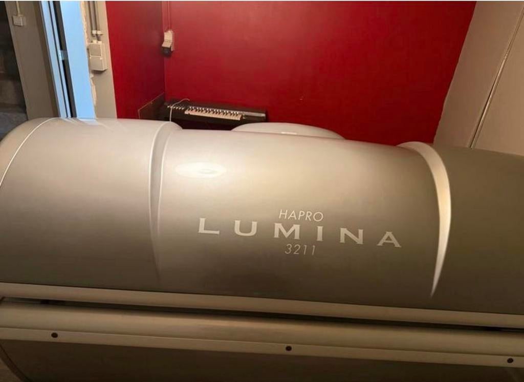 Hapro Lumina 3211  professioneele zonnebank, Ophalen, Gebruikt, Zonnebank dubbelzijdig, 15 lampen of meer