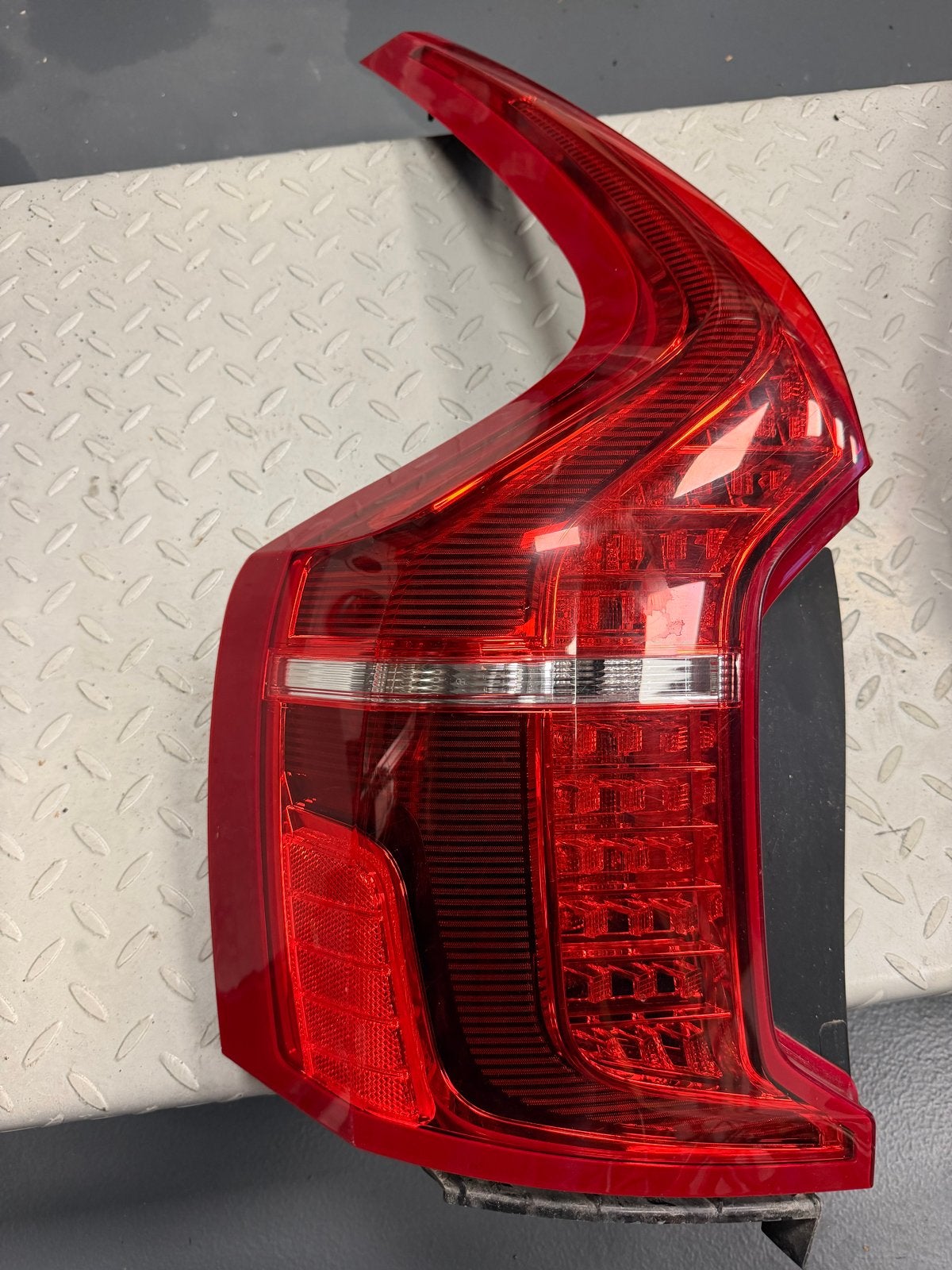 Achterlicht links Volvo XC90 (2015-2020) - 31468537, Ophalen of Verzenden, Gebruikt, Volvo