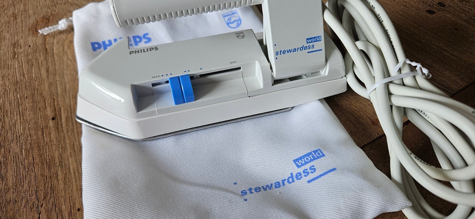 Philips World Stewardess Reisstrijkijzer met etui, Ophalen of Verzenden, Zo goed als nieuw, Strijkijzer met snoer