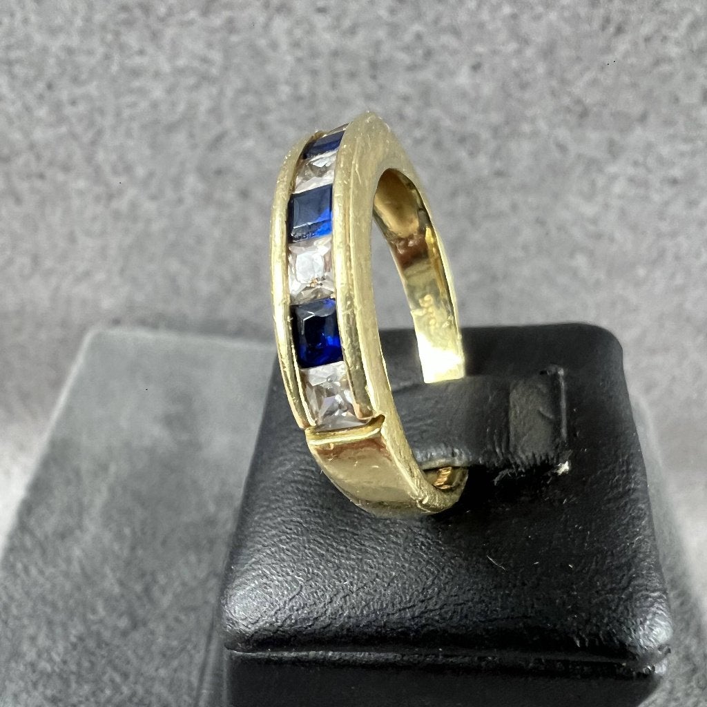 Gouden ring | 14K | 4,3gr | rijring zirk/saffier | 411573, 18 tot 19, Ophalen of Verzenden, Zo goed als nieuw, Dame