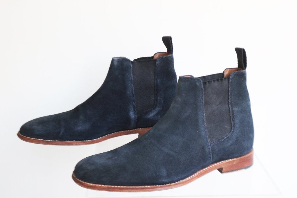 Blauw suède Chelseaboots van Grenson in maat 9 F = maat 43, Kleding | Heren, Schoenen, Blauw, Boots, Grenson, Ophalen of Verzenden