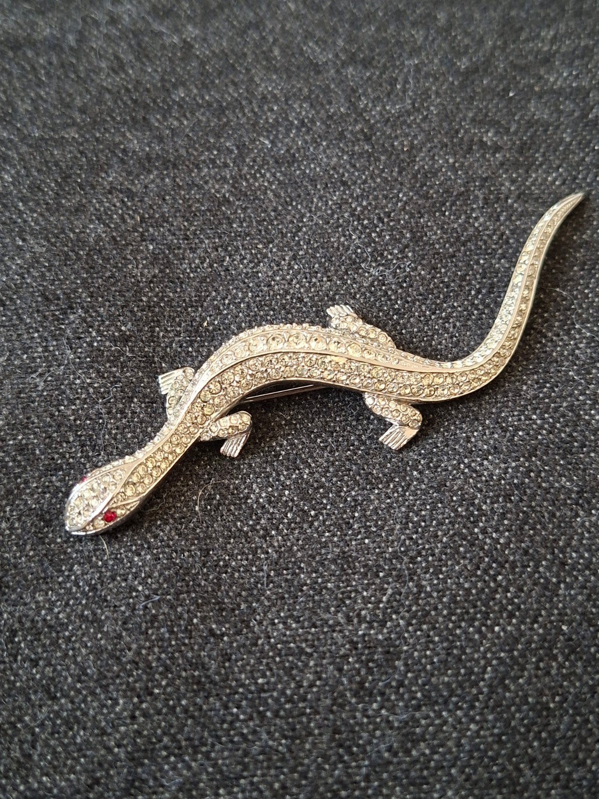 Elegante Hagedis Broche zirkonia en robijn (oogjes), Sieraden, Tassen en Uiterlijk, Overige materialen, Ophalen of Verzenden, Zo goed als nieuw