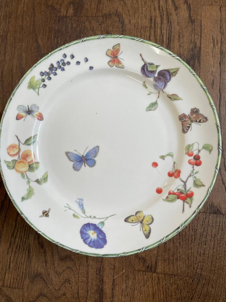 6 mooie borden met vlinder- en fruitmotief, Huis en Inrichting, Keuken | Servies, Zo goed als nieuw, Bord(en), Overige stijlen