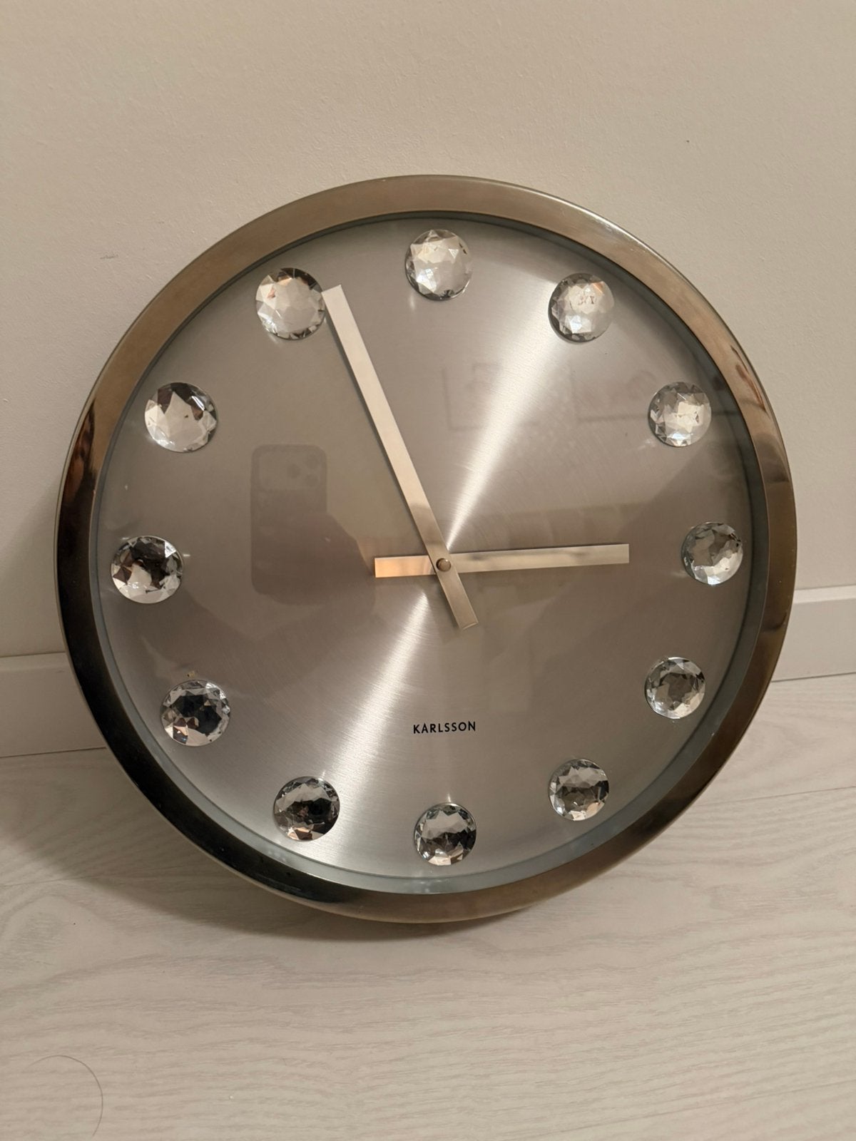 Karlsson klok zilver steentjes, Ophalen, Wandklok