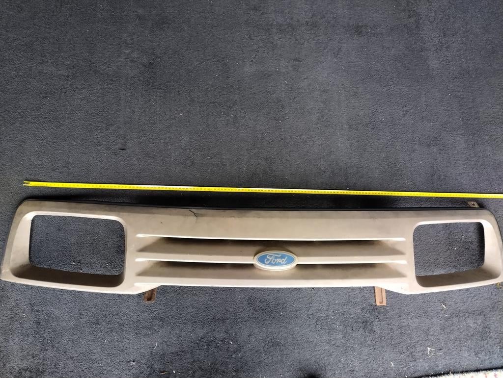 Originele grill / front Ford Sierra, jaren 80.t, Gebruikt, Voor, Bumper, Universele onderdelen