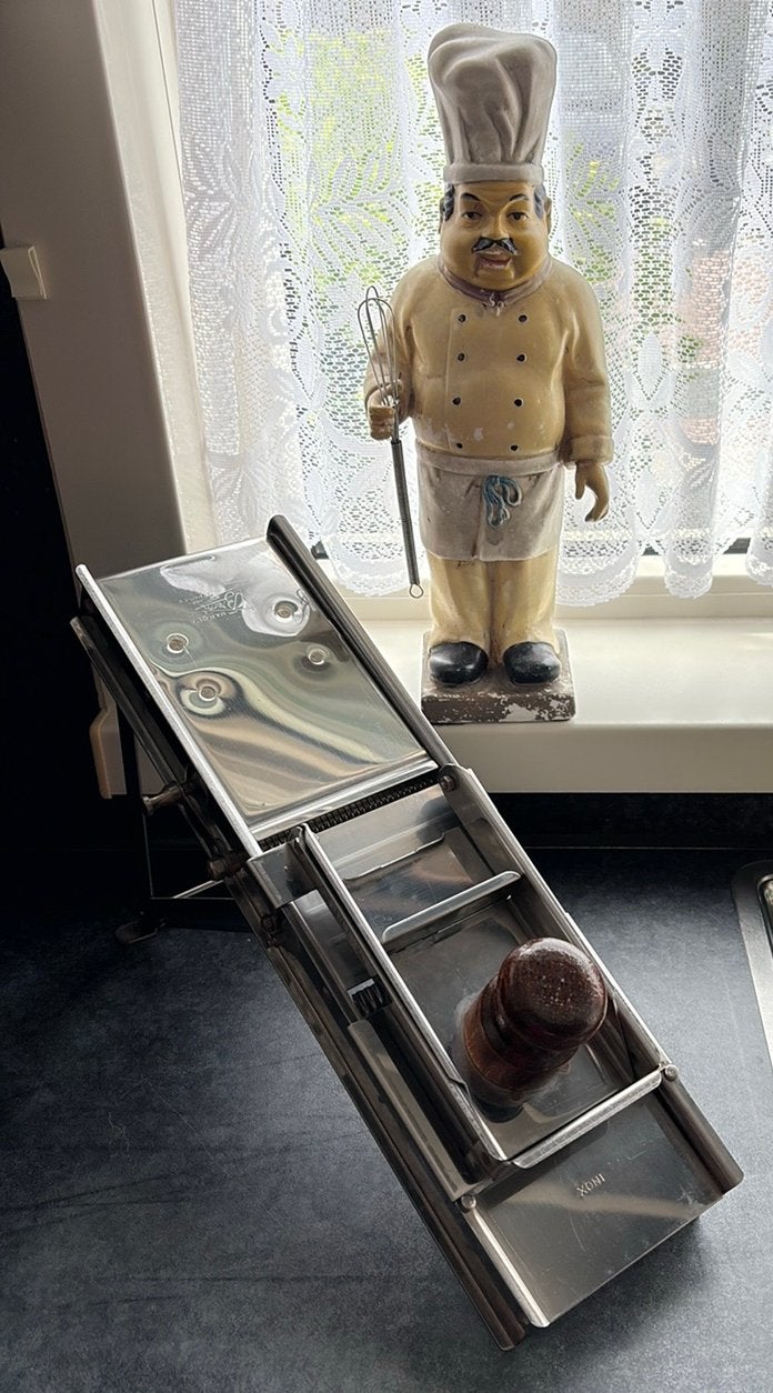 Mandoline van Bron RVS met handbeschermer., Ophalen of Verzenden