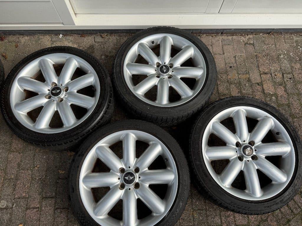 Setje originele 17 inch MINI velgen met winterbanden, Auto-onderdelen, Ophalen, Gebruikt, Velg(en), 17 inch