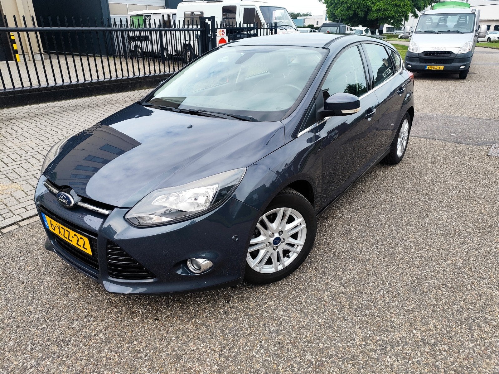 Ford Focus titanium 1.0 Ecoboost2014 Grijs goed onderhouden, 125 pk, 635 kg, Parkeersensor, Origineel Nederlands