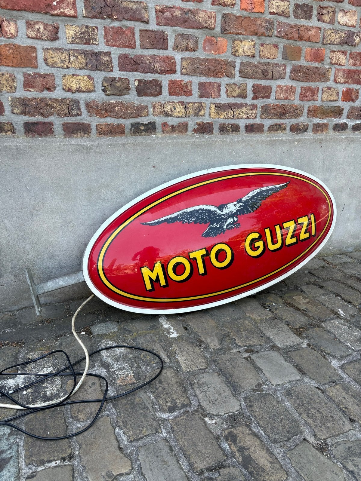 Moto Guzzi lichtbak, Ophalen