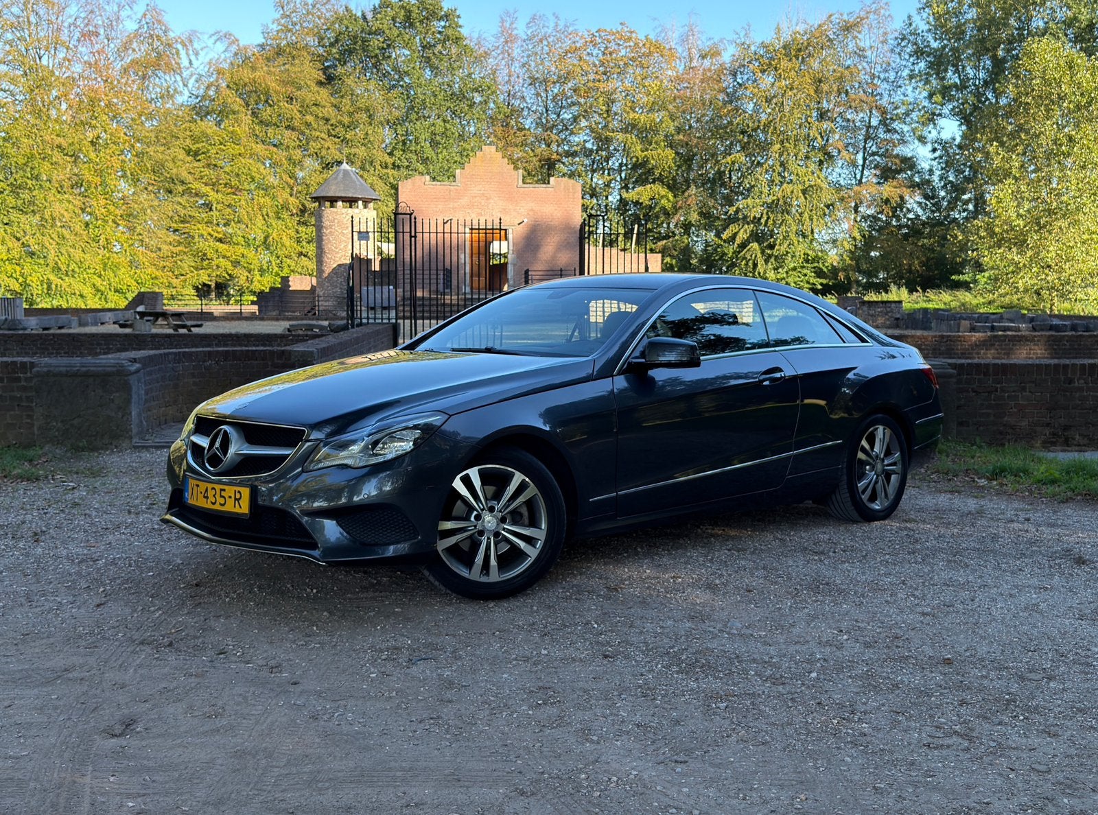 2015 Mercedes-Benz E-Klasse E200 Coupé, Auto's, 183 pk, Achterwielaandrijving, 1800 kg, 4 cilinders