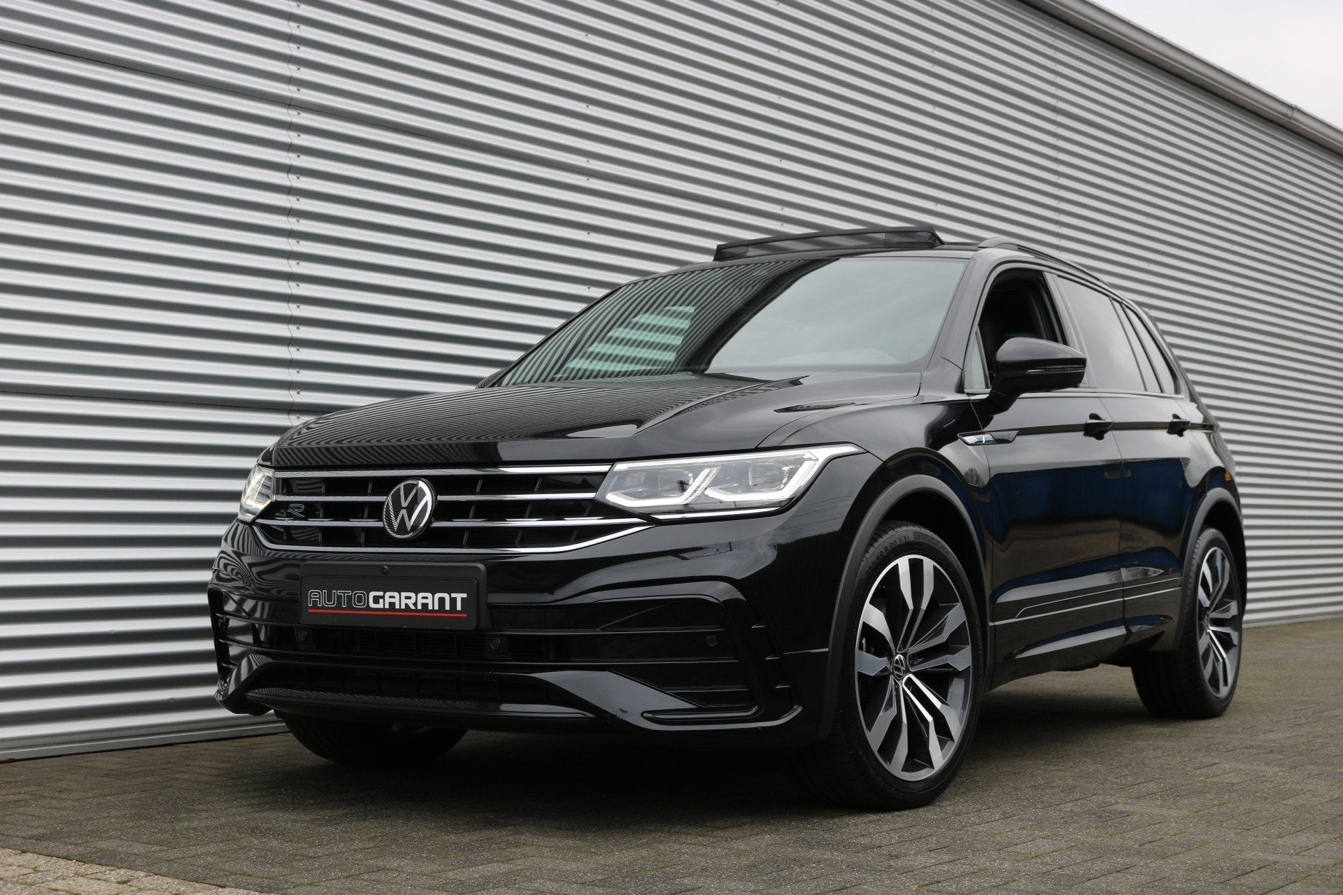Volkswagen Tiguan 2.0 TSI 4Motion R-Line Black Style (Panora, Automaat, 15 km/l, Gebruikt, Zwart