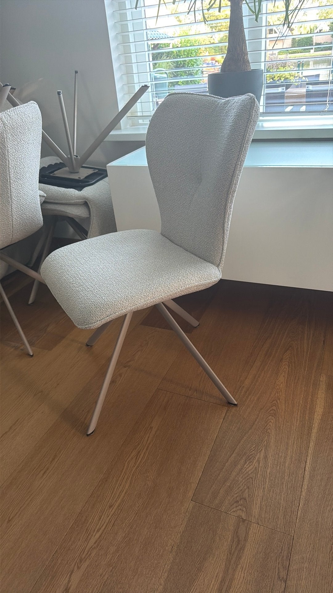 8 nieuwe HE DESIGN eetkamerstoelen, Huis en Inrichting, Stoelen, Ophalen, Nieuw, Vijf, Zes of meer stoelen, Stof