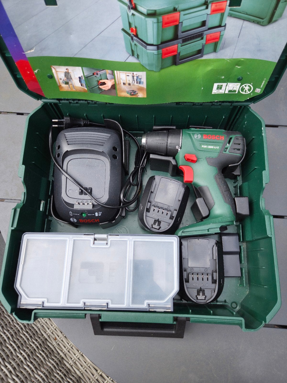 Bosch PSR 1800 LI-2 met 2 accu's, lader en koffer, Ophalen of Verzenden, Boor- en Schroefmachine