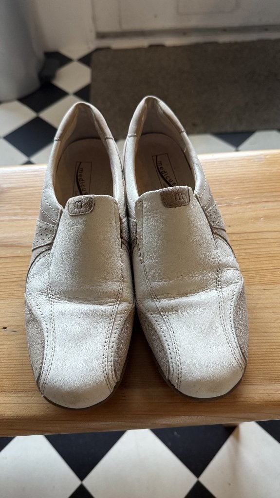 een paar medicus schoenen, maat 40, Medicus, Wit, Ophalen of Verzenden, Sneakers of Gympen
