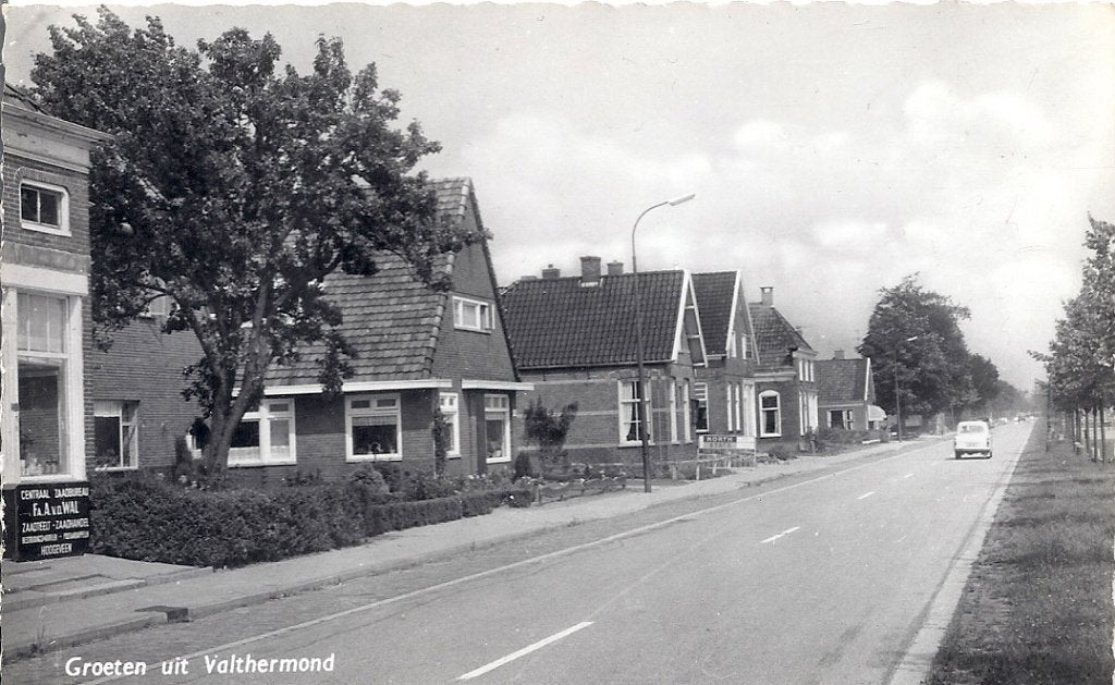 Valthermond Straatgezicht met auto jaren 1960, Verzamelen, Verzenden, 1960 tot 1980, Gelopen, Drenthe