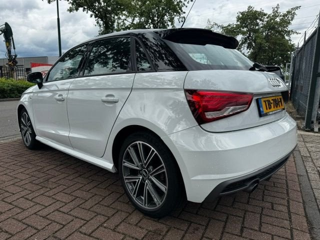 Audi A1 Sportback 1.0 TFSI 5deurs Advance S-Line Airco,Cruis, Voorwielaandrijving, Start-stop-systeem, Stof, 4 stoelen