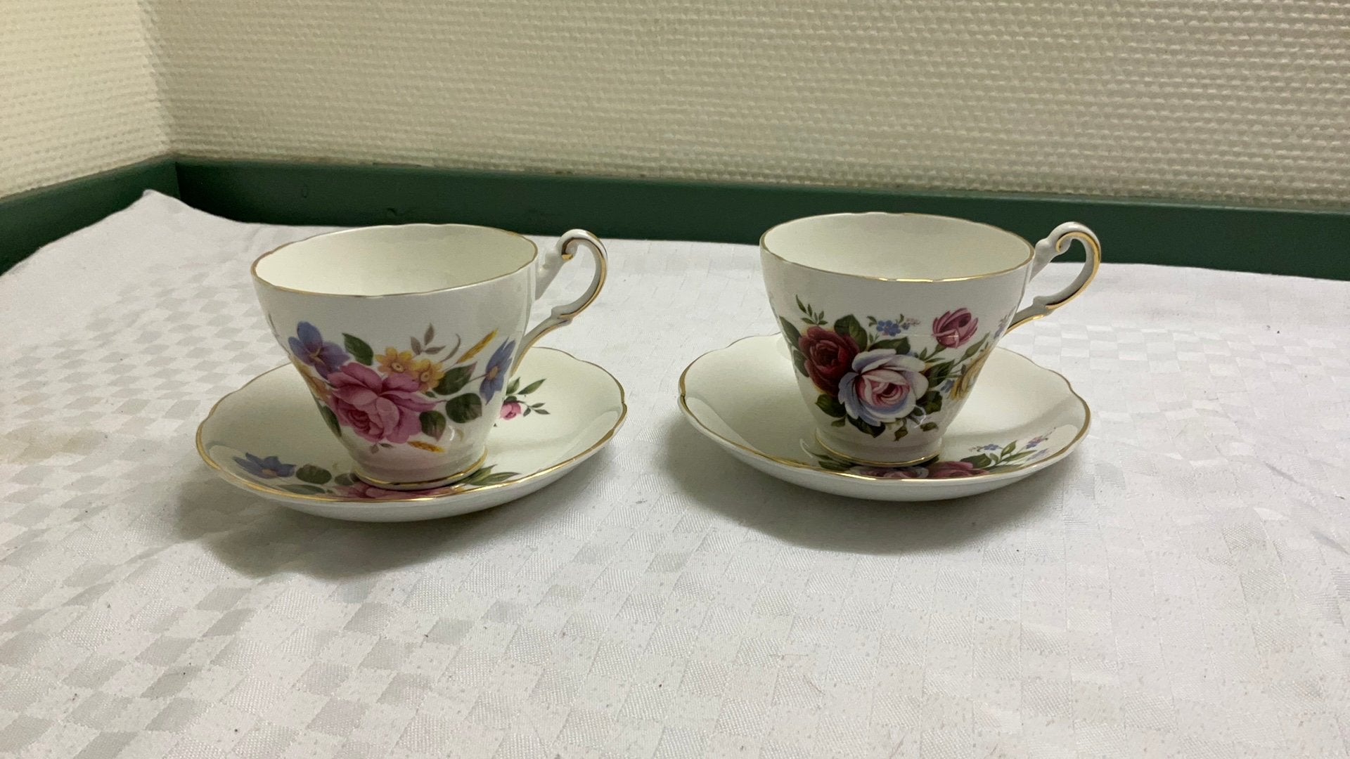 Twee. Engelse kopjes, regency bone-china, brocante, Ophalen of Verzenden