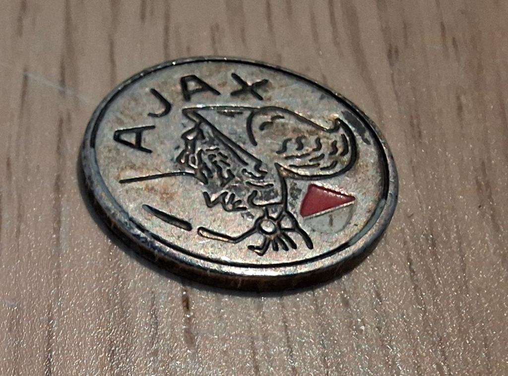 Speldje vintage Ajax-logo, Ophalen of Verzenden, Gebruikt, Ajax, Overige typen