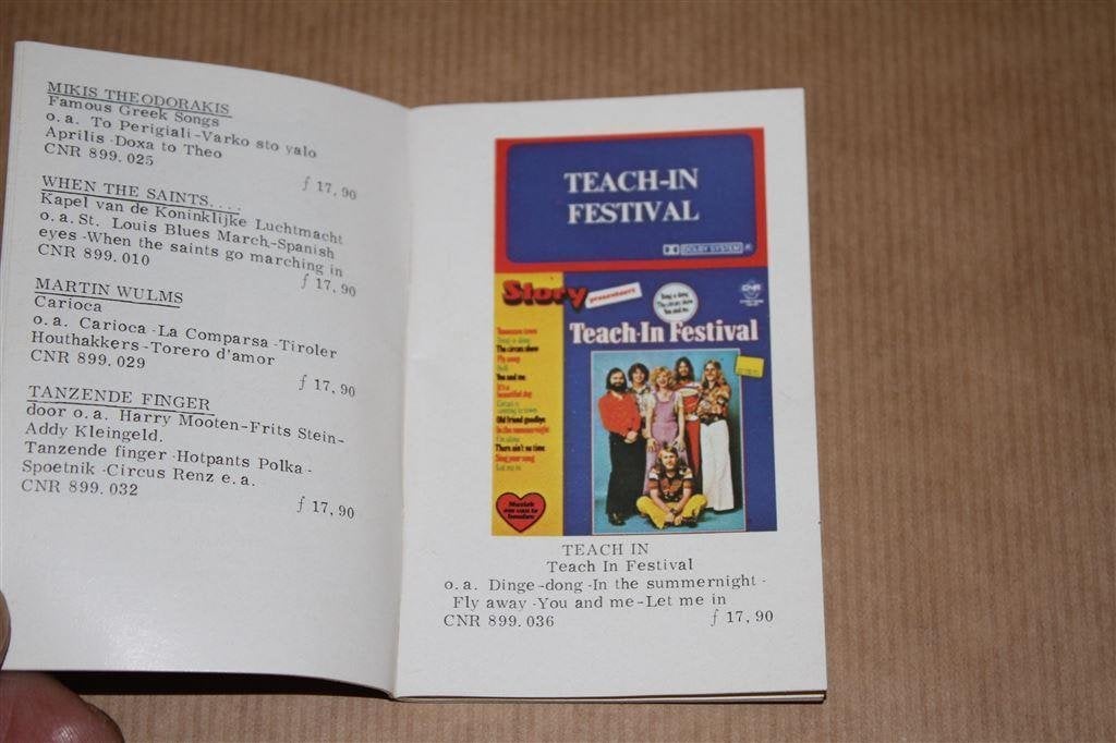 Catalogus Cassettebandjes Populair klassiek CNR., Ophalen of Verzenden, Gelezen, Artiest