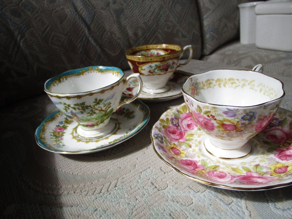 3 Kop en schotels Royal Albert, Ophalen of Verzenden, Zo goed als nieuw, Overige stijlen, Kop(pen) en/of Schotel(s)